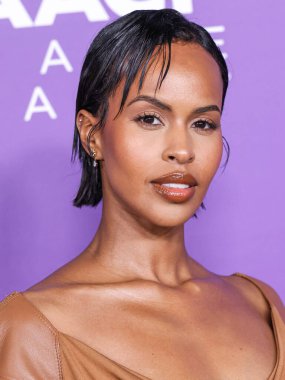 Versace giyen Sabrina Dhowre Elba, 16 Mart 2024 'te ABD' nin Kaliforniya eyaletinin Los Angeles kentinde düzenlenen Shrine Oditoryum ve Fuar Salonu 'nda düzenlenen 55..