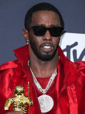  Diddy 'nin Los Angeles ve Miami Evleri 25 Mart 2024 Pazartesi günü Federal Polis Teşkilatı tarafından basıldı. NEWARK, NEW JERSEY, ABD - 12 Eylül: Amerikalı rapçi, plak yapımcısı ve kayıt yöneticisi Diddy