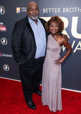 Gale Robinson ve Karine Jean-Pierre, 30 Mart 2024 'te Beverly Hilton Oteli' nde düzenlenen 10. Yıllık Gerçek Ödülleri 'ne geldiler.. 