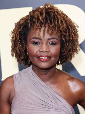 Karine Jean-Pierre, 30 Mart 2024 'te Beverly Hilton Oteli' nde düzenlenen 10. Geleneksel Gerçek Ödülleri 'ne geliyor..