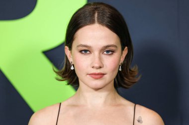 Christopher Esber 'ın giydiği elbiseyi giyen Cailee Spaeny, 2 Nisan 2024 tarihinde Los Angeles, Kaliforniya, ABD' deki Akademi Sinema Müzesi 'nde düzenlenen A24' ün 'İç Savaşı' nın Özel Gösterimi 'ne geldi..