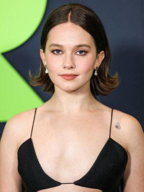 Christopher Esber 'ın giydiği elbiseyi giyen Cailee Spaeny, 2 Nisan 2024 tarihinde Los Angeles, Kaliforniya, ABD' deki Akademi Sinema Müzesi 'nde düzenlenen A24' ün 'İç Savaşı' nın Özel Gösterimi 'ne geldi..
