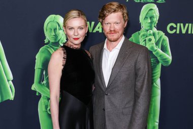Kirsten Dunst ve kocası Jesse Plemons, 2 Nisan 2024 'te Los Angeles, Kaliforniya, ABD' deki Akademi Sinema Müzesi 'nde düzenlenen A24 İç Savaşı Özel Gösterimi' ne geldiler..