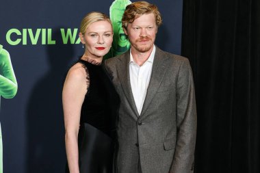 Kirsten Dunst ve kocası Jesse Plemons, 2 Nisan 2024 'te Los Angeles, Kaliforniya, ABD' deki Akademi Sinema Müzesi 'nde düzenlenen A24 İç Savaşı Özel Gösterimi' ne geldiler..