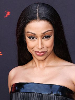 Liza Koshy, 3 Nisan 2024 'te Hollywood, Los Angeles, Kaliforniya, ABD' deki TCL Çin Tiyatrosu IMAX 'te düzenlenen Universal Pictures' Monkey Man 'in Los Angeles galasına geldi..