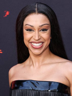 Liza Koshy, 3 Nisan 2024 'te Hollywood, Los Angeles, Kaliforniya, ABD' deki TCL Çin Tiyatrosu IMAX 'te düzenlenen Universal Pictures' Monkey Man 'in Los Angeles galasına geldi..