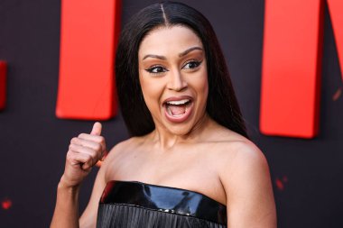 Liza Koshy, 3 Nisan 2024 'te Hollywood, Los Angeles, Kaliforniya, ABD' deki TCL Çin Tiyatrosu IMAX 'te düzenlenen Universal Pictures' Monkey Man 'in Los Angeles galasına geldi..