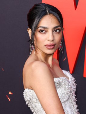 Sobhita Dhulipala, 3 Nisan 2024 'te Hollywood, Los Angeles, Kaliforniya, ABD' de bulunan TCL Çin Tiyatrosu IMAX 'te düzenlenen Evrensel Filmlerdeki Maymun Adam' ın Los Angeles galasına geldi..