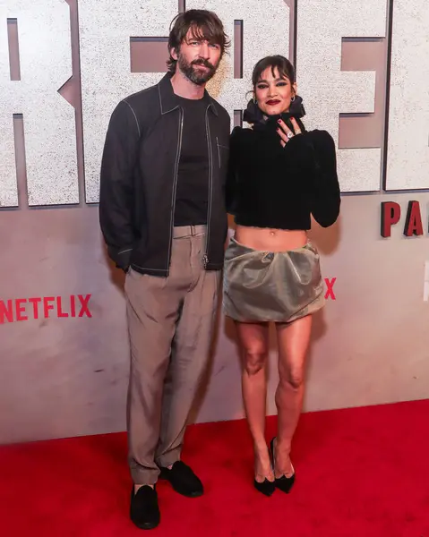 Michiel Huisman Sofia Boutella Dorazí Netflix Rebel Moon Part Two — Stock fotografie
