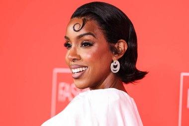 Harbison Stüdyo elbisesi giyen Kelly Rowland, Moda Vakfı 'na geldi. Ödül 2024, 9 Nisan 2024 'te Beverly Hills, Los Angeles, Kaliforniya, ABD' de bir özel konutta düzenlendi.. 