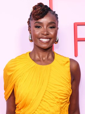 Tory Burch elbisesi giyen KKi Layne Moda Vakfı 'na geldi. Ödül 2024, 9 Nisan 2024 'te Beverly Hills, Los Angeles, Kaliforniya, ABD' de bir özel konutta düzenlendi.. 