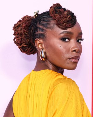 Tory Burch elbisesi giyen KKi Layne Moda Vakfı 'na geldi. Ödül 2024, 9 Nisan 2024 'te Beverly Hills, Los Angeles, Kaliforniya, ABD' de bir özel konutta düzenlendi.. 