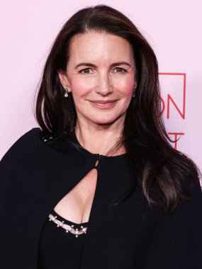 St. John elbisesi giyen Kristin Davis Amerika Moda Vakfı 'na geldi. Ödül 2024, 9 Nisan 2024 'te Beverly Hills, Los Angeles, Kaliforniya, ABD' de bir özel konutta düzenlendi.. 