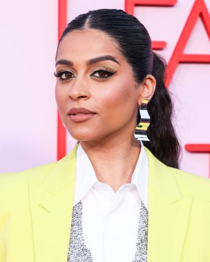 Lilly Singh Moda Vakfı 'na geldi. Ödül 2024, 9 Nisan 2024 'te Beverly Hills, Los Angeles, Kaliforniya, ABD' de bir özel konutta düzenlendi.. 