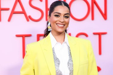 Lilly Singh Moda Vakfı 'na geldi. Ödül 2024, 9 Nisan 2024 'te Beverly Hills, Los Angeles, Kaliforniya, ABD' de bir özel konutta düzenlendi.. 