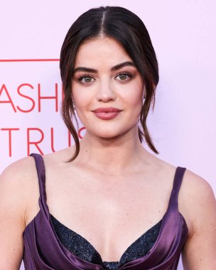 Lucy Hale Moda Vakfı 'na geliyor. Ödül 2024, 9 Nisan 2024 'te Beverly Hills, Los Angeles, Kaliforniya, ABD' de bir özel konutta düzenlendi.. 