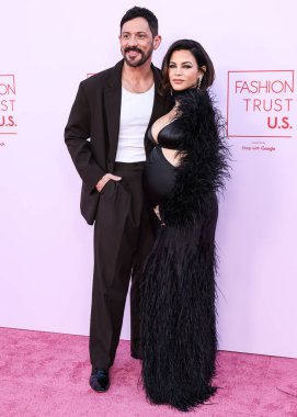 Steve Kazee ve kız arkadaşı Jenna Dewan Moda Vakfı 'na geldiler. Ödül 2024, 9 Nisan 2024 'te Beverly Hills, Los Angeles, Kaliforniya, ABD' de bir özel konutta düzenlendi.. 