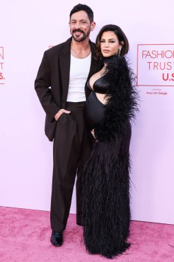 Steve Kazee ve kız arkadaşı Jenna Dewan Moda Vakfı 'na geldiler. Ödül 2024, 9 Nisan 2024 'te Beverly Hills, Los Angeles, Kaliforniya, ABD' de bir özel konutta düzenlendi.. 
