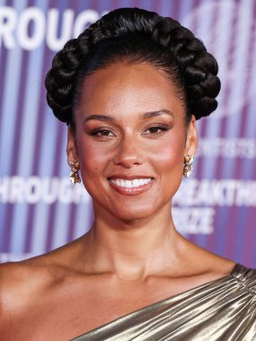 Alicia Keys, 13 Nisan 2024 'te ABD' nin Kaliforniya eyaletinin Los Angeles kentinde bulunan Akademi Sinema Müzesi 'nde düzenlenen 10..