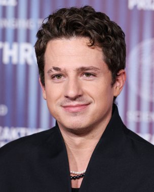 Charlie Puth, 13 Nisan 2024 'te ABD' nin Kaliforniya eyaletinin Los Angeles kentinde bulunan Akademi Sinema Müzesi 'nde düzenlenen 10..