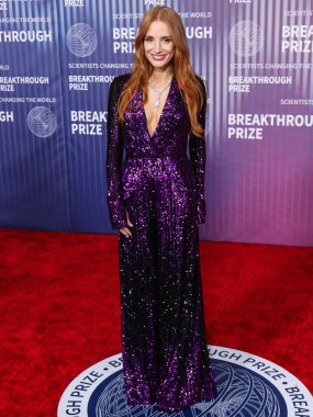 Elie Saab ve Damiani mücevherleri giyen Jessica Chastain, 13 Nisan 2024 'te ABD' nin Kaliforniya eyaletinin Los Angeles kentinde bulunan Akademi Sinema Müzesi 'nde düzenlenen 10.. 