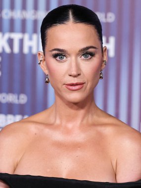 Coperni SS24 RTW ve Mara Paris mücevherlerini giyen Katy Perry, 13 Nisan 2024 'te Los Angeles, Kaliforniya, ABD' deki Akademi Sinema Müzesi 'nde düzenlenen 10.. 