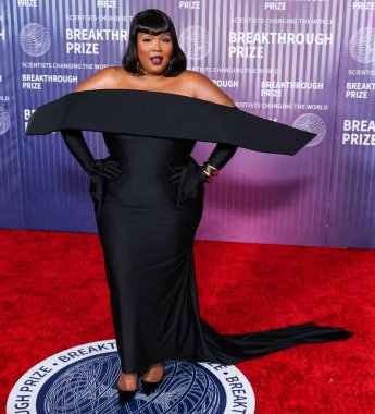 Lizzo 'nun özel giydiği Quine Li, 13 Nisan 2024' te Los Angeles, Kaliforniya, ABD 'deki Akademi Sinema Müzesi' nde düzenlenen 10.. 