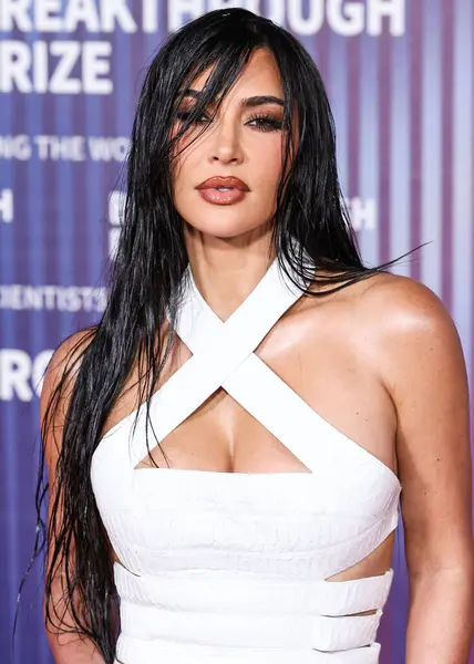 Kim Kardashian Arrives 10Th Annual Breakthrough Prize Ceremony Held Academy — Stock Photo, Image