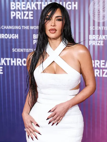 Kim Kardashian Llega 10ª Ceremonia Anual Del Premio Breakthrough Celebrada Imágenes De Stock Sin Royalties Gratis