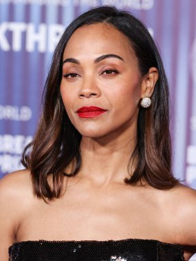 Zoe Saldana, 13 Nisan 2024 'te ABD' nin Kaliforniya eyaletinin Los Angeles kentinde bulunan Akademi Sinema Müzesi 'nde düzenlenen 10.. 