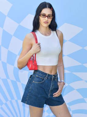 Amelia Gray Hamlin, 2024 Coachella Valley Müzik ve Sanat Festivali sırasında düzenlenen 7. REVOLVE Festivali 'ne 13 Nisan 2024' te Palm Springs, Riverside County, Kaliforniya, ABD 'de düzenlenen 1.