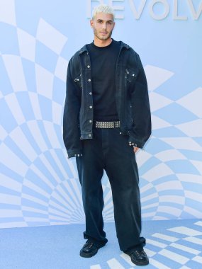 Fai Khadra, 2024 Coachella Valley Müzik ve Sanat Festivali sırasında düzenlenen 7. REVOLVE Festivali 'ne 13 Nisan 2024' te Palm Springs, Riverside County, Kaliforniya 'da düzenlenen 1.