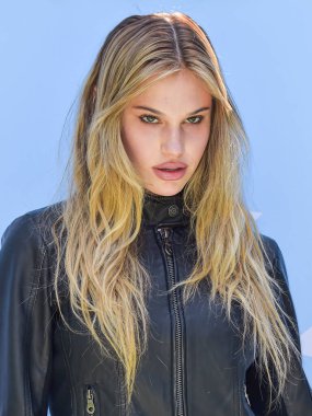 Meredith Mickelson, 2024 Coachella Valley Müzik ve Sanat Festivali sırasında düzenlenen 7. REVOLVE Festivali 'ne 13 Nisan 2024' te Palm Springs, Riverside County, Kaliforniya 'da düzenlenen 1.