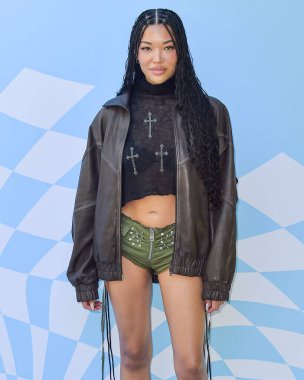 Ming Lee Simmons, 2024 Coachella Valley Müzik ve Sanat Festivali sırasında düzenlenen 7. REVOLVE Festivali 'ne 13 Nisan 2024' te Palm Springs, Riverside County, Kaliforniya 'da düzenlenen 1.