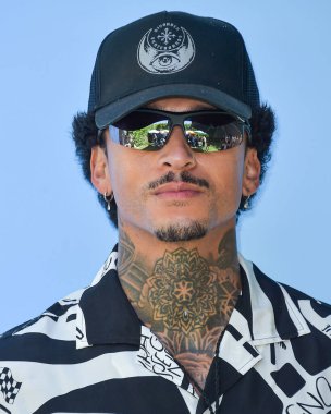 Nyjah Huston, 2024 Coachella Valley Müzik ve Sanat Festivali sırasında düzenlenen 7. REVOLVE Festivali 'ne 13 Nisan 2024' te Palm Springs, Riverside County, Kaliforniya 'da düzenlenen 1.