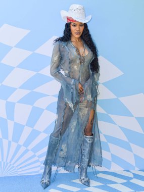 Teyana Taylor, 2024 Coachella Valley Müzik ve Sanat Festivali sırasında düzenlenen 7. REVOLVE Festivali 'ne 13 Nisan 2024' te Palm Springs, Riverside County, Kaliforniya 'da düzenlenen 1.