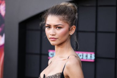 LOS ANGELES, CALIFORNIA, ABD - 16 Nisan: Amerikalı aktris ve şarkıcı Zendaya özel Vera Wang elbisesi ve Bulgari mücevherleri ile Westwood Village Theater 'da düzenlenen' Challengers 'adlı Amazon MGM Stüdyolarının galasına geldi. 