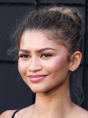 LOS ANGELES, CALIFORNIA, ABD - 16 Nisan: Amerikalı aktris ve şarkıcı Zendaya özel Vera Wang elbisesi ve Bulgari mücevherleri ile Westwood Village Theater 'da düzenlenen' Challengers 'adlı Amazon MGM Stüdyolarının galasına geldi. 