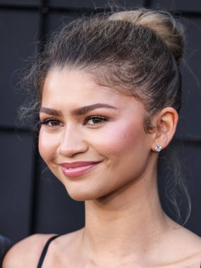 LOS ANGELES, CALIFORNIA, ABD - 16 Nisan: Amerikalı aktris ve şarkıcı Zendaya özel Vera Wang elbisesi ve Bulgari mücevherleri ile Westwood Village Theater 'da düzenlenen' Challengers 'adlı Amazon MGM Stüdyolarının galasına geldi. 