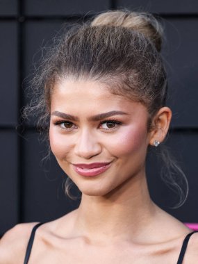 LOS ANGELES, CALIFORNIA, ABD - 16 Nisan: Amerikalı aktris ve şarkıcı Zendaya özel Vera Wang elbisesi ve Bulgari mücevherleri ile Westwood Village Theater 'da düzenlenen' Challengers 'adlı Amazon MGM Stüdyolarının galasına geldi. 
