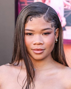 Raiss Vanessa elbisesi ve David Yurman mücevheri giyen Storm Reid, 16 Nisan 2024 'te Westwood Village Theater' da düzenlenen 'Amazon MGM Stüdyolarının Los Angeles Premiere' ine ulaştı.. 