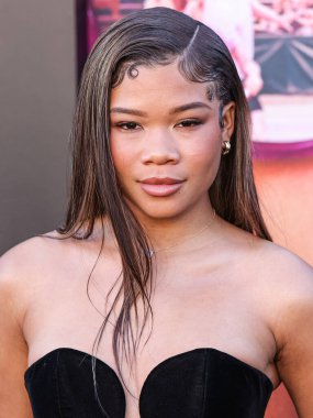 Raiss Vanessa elbisesi ve David Yurman mücevheri giyen Storm Reid, 16 Nisan 2024 'te Westwood Village Theater' da düzenlenen 'Amazon MGM Stüdyolarının Los Angeles Premiere' ine ulaştı.. 