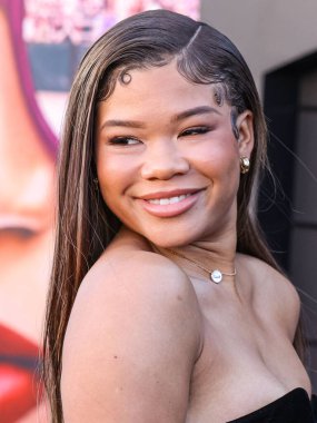 Raiss Vanessa elbisesi ve David Yurman mücevheri giyen Storm Reid, 16 Nisan 2024 'te Westwood Village Theater' da düzenlenen 'Amazon MGM Stüdyolarının Los Angeles Premiere' ine ulaştı.. 