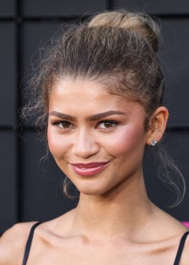 LOS ANGELES, CALIFORNIA, ABD - 16 Nisan: Amerikalı aktris ve şarkıcı Zendaya özel Vera Wang elbisesi ve Bulgari mücevherleri ile Westwood Village Theater 'da düzenlenen' Challengers 'adlı Amazon MGM Stüdyolarının galasına geldi. 