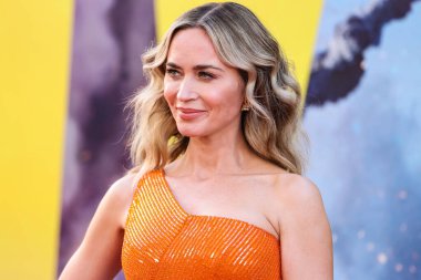 Emily Blunt özel bir Armani Priv elbisesi, Alexandre Birman ayakkabıları ve Tiffany and Co. mücevherleri, 30 Nisan 2024 'te Hollywood, Los Angeles' ta Dolby Tiyatrosu 'nda düzenlenen Universal Pictures' ın 'The Fall Guy' filminin Los Angeles galasına geldi.