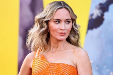 Emily Blunt özel bir Armani Priv elbisesi, Alexandre Birman ayakkabıları ve Tiffany and Co. mücevherleri, 30 Nisan 2024 'te Hollywood, Los Angeles' ta Dolby Tiyatrosu 'nda düzenlenen Universal Pictures' ın 'The Fall Guy' filminin Los Angeles galasına geldi.