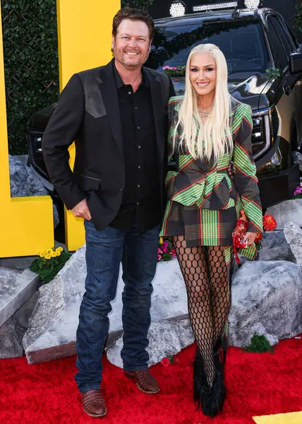 Blake Shelton ve eşi Gwen Stefani, Los Angeles Universal Pictures 'ın 