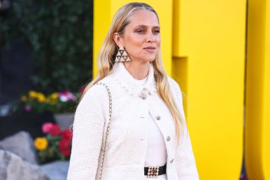 Chanel tarafından giyilen Teresa Palmer, Los Angeles Universal Pictures 'ın 