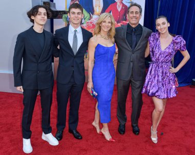 Julian Kal Seinfeld, Shepherd Kellen Seinfeld, Jessica Seinfeld, Jerry Seinfeld ve Sascha Seinfeld, 30 Nisan 2024 'te Hollywood, Los Angeles' ta düzenlenen Netflix 'in' Dondurulmamış 'adlı filminin Los Angeles galasına geldiler.