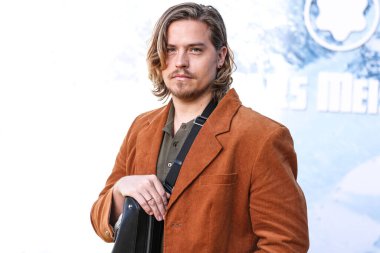 Dylan Sprouse, 1 Mayıs 2024 'te Paramour Malikanesi' nde düzenlenen Montblanc Meisterstuck 100. Yıl dönümü Galerisi 'ne ulaştı.. 